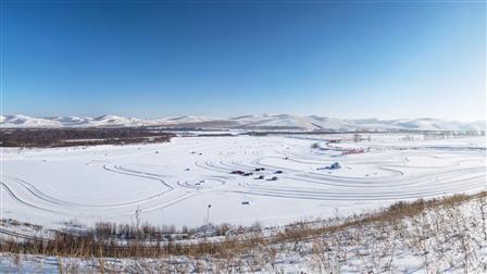 Porsche - 冰上驰骋，极限驾驭 2016 保时捷凌驾风雪