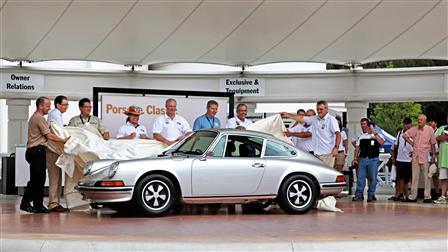 Handover to the winner, Porsche Parade 2011