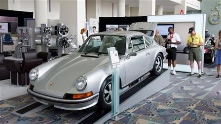 Handover to the winner, Porsche Parade 2011