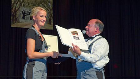 Handover to the winner, Porsche Parade 2011