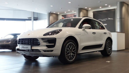 Porsche Centre Bahrain Qualifies As Approved Exclusive Flagship Dealer.