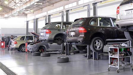 Porsche Centre Kuwait conducts annual Service Clinic