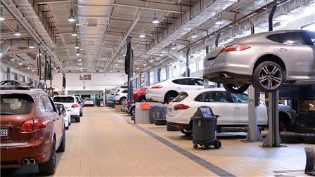 Porsche Centre Kuwait conducts annual Service Clinic