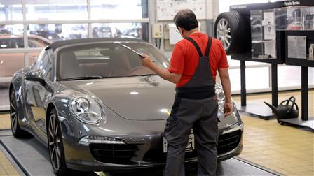 Porsche Centre Kuwait conducts annual Service Clinic