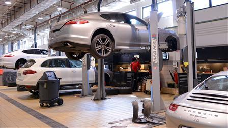 Porsche Centre Kuwait conducts annual Service Clinic