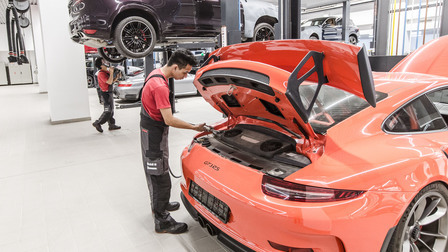 Porsche Centre Oman