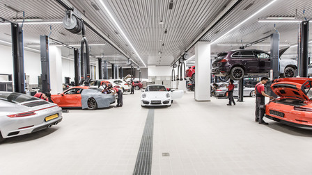 Porsche Centre Oman